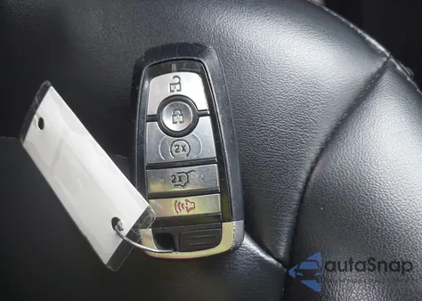 2019 Ford Explorer Xlt z USA, uszkodzony, nr VIN 1FM5K8D85KGB00275